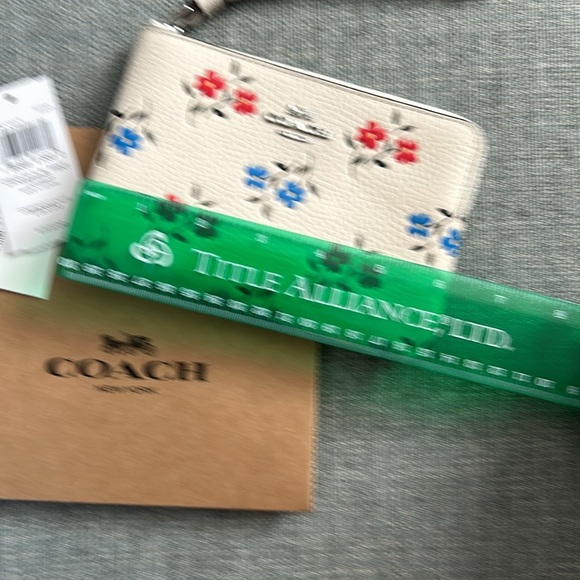 Coach Floral Wristlet in Cream - Picture 4 of 8